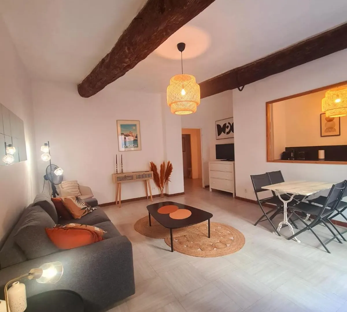 Appartement Intra Muros Avec Cour Privee contacts